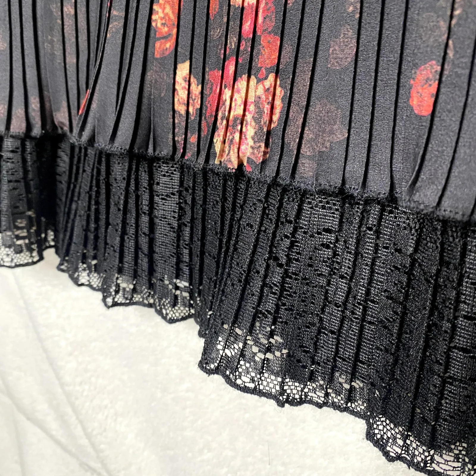 FOXIEDOX Anthropologie Biella Floral Lace Flutter Sleeve Mini Dress Size Small - Image 9