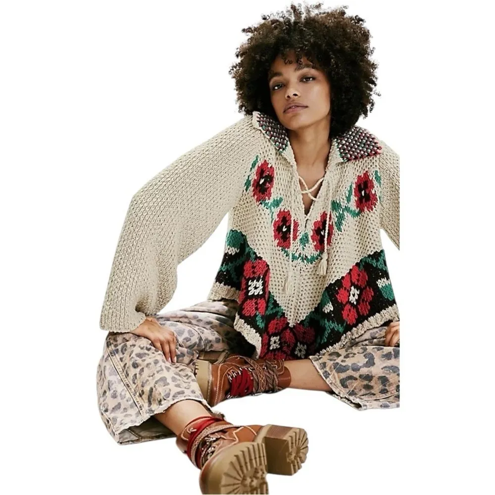 NWT Free People Julie Girl Poncho Cream Floral Long Sleeve Knit Sweater M Rare - Image 4