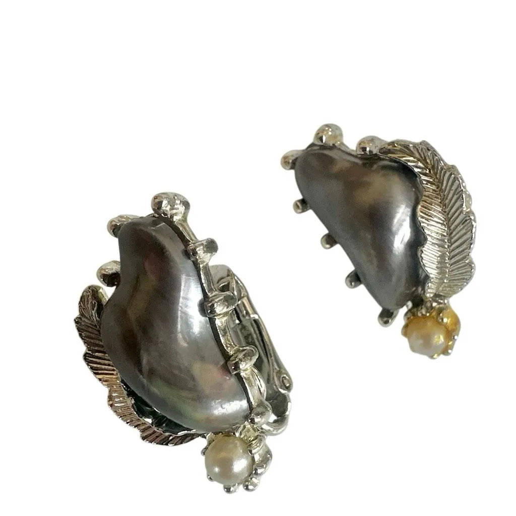 Coro Vintage Gray Thermoset Clip - Image 4