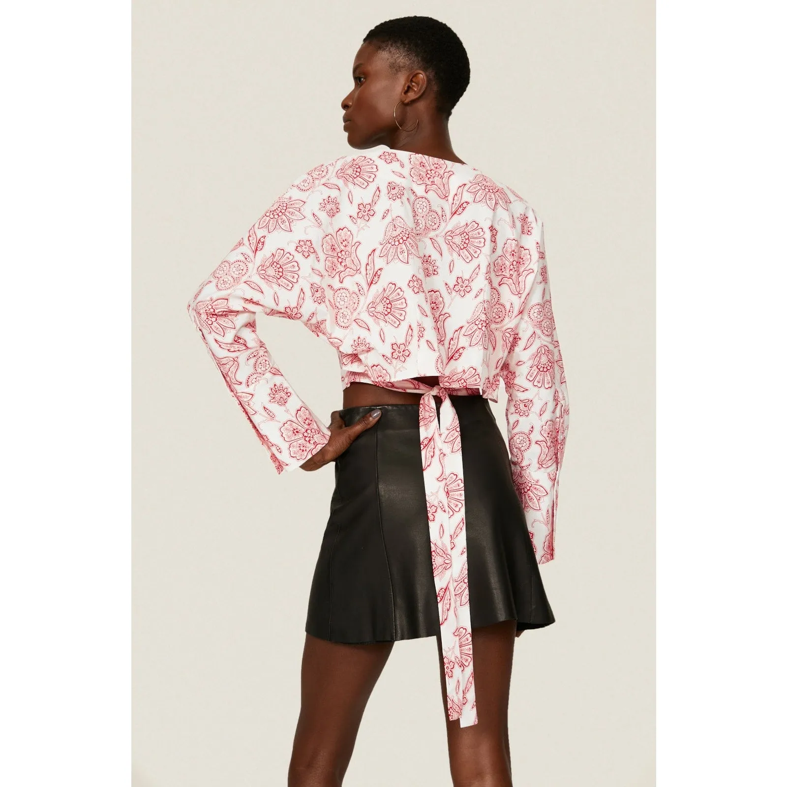 SAUNDERS COLLECTIVE Red Floral Long Sleeve Button Front Tie Waist Fredrique Top Size 10 - Image 2