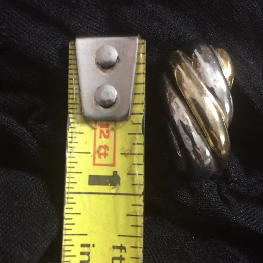 Two tone clip earrings - Image 7