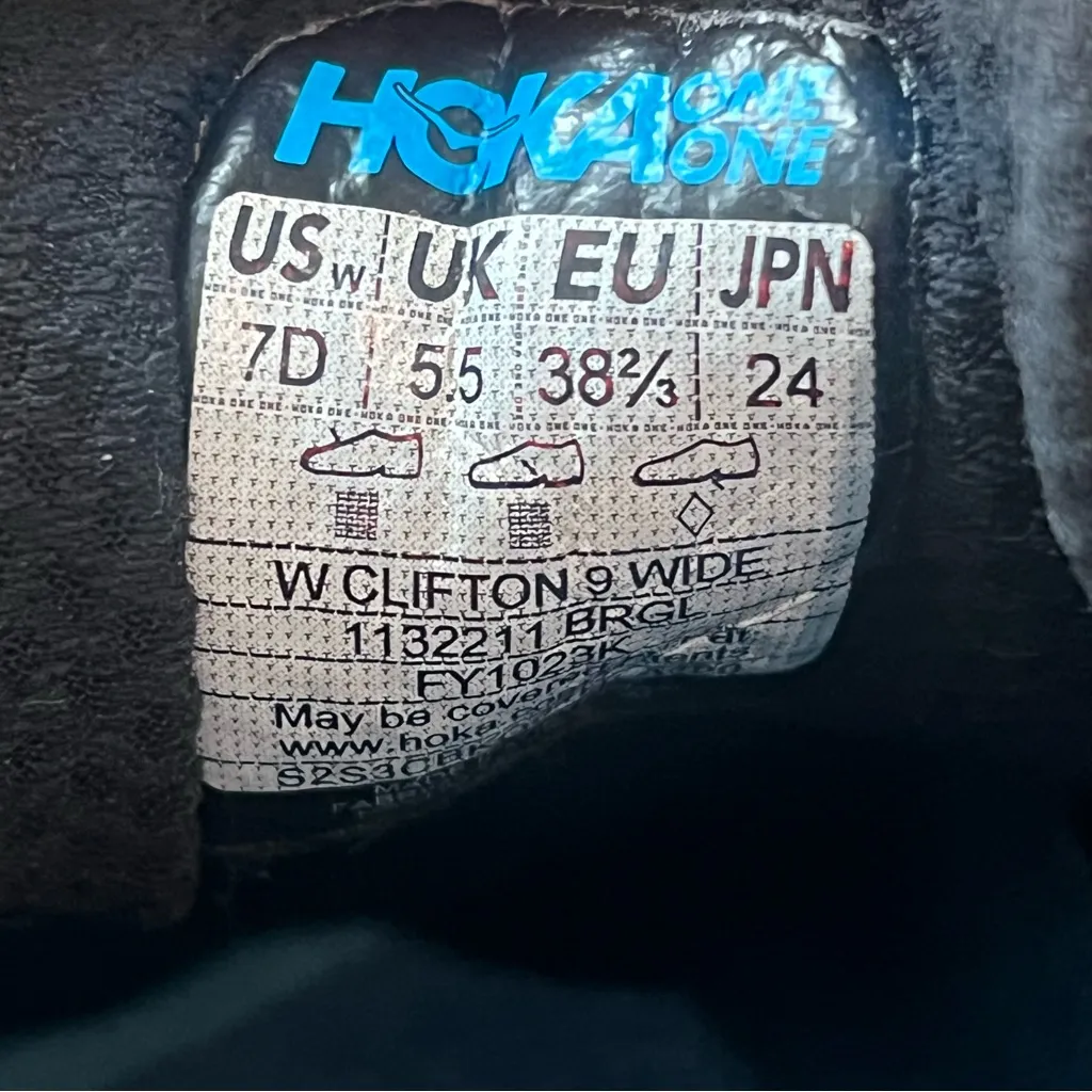 HOKA Clifton 9 Running Shoes Size 7 Wide Black Rose Gold Low Sneakers - Image 10