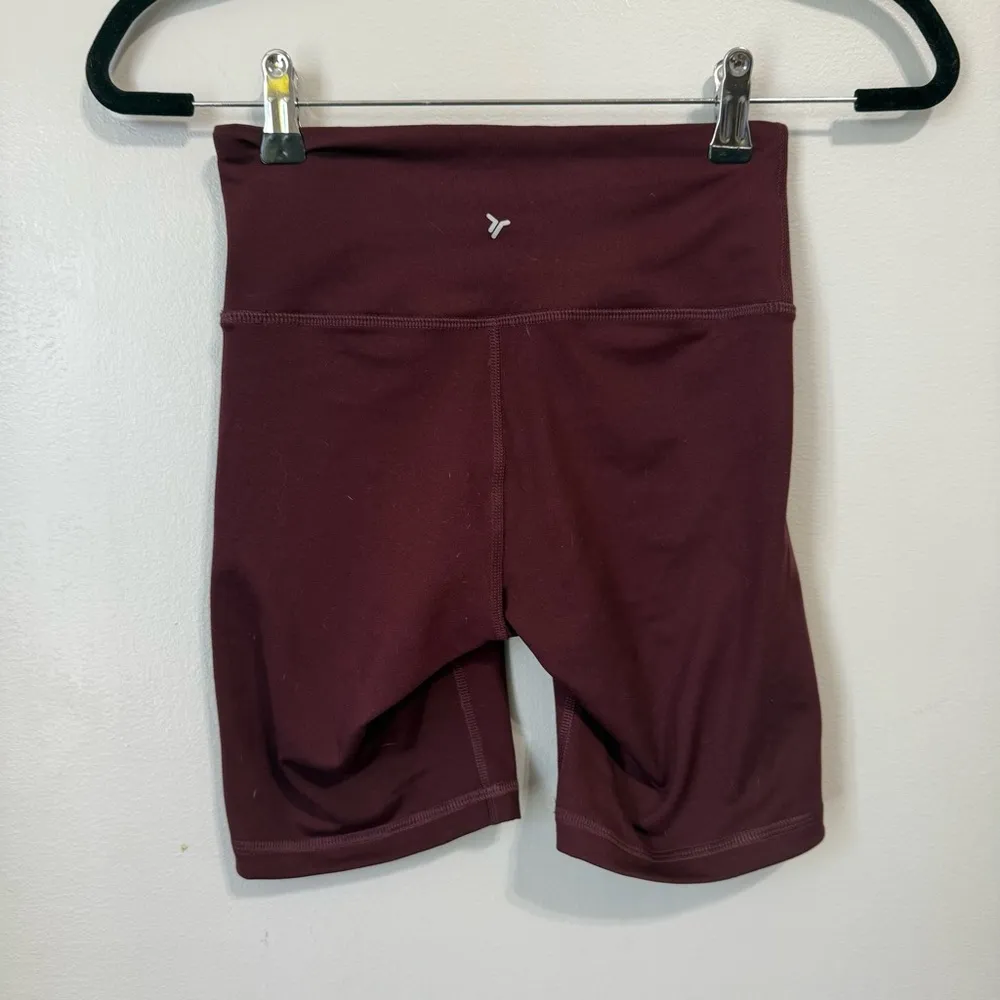 Old Navy Active PowerSoft High Rise Bike Shorts Burgundy Size XS - Image 4