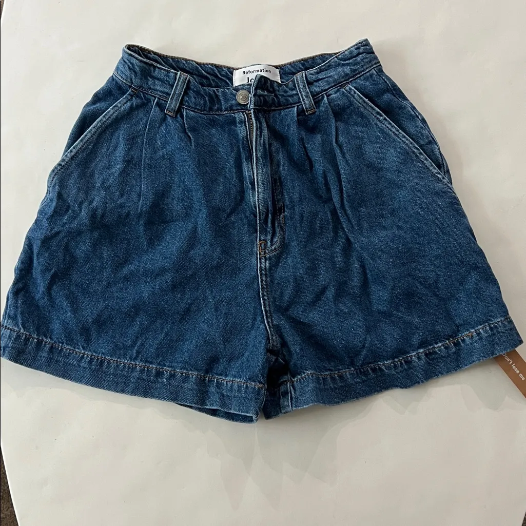 NWT Reformation Francis High‎ Rise Pleated Shorts in Blue Soft Denim 26 $148 - Image 6