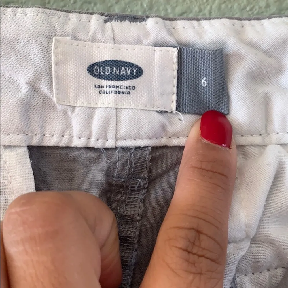 Old Navy shorts 6 grey flat front pockets chinos - Image 3