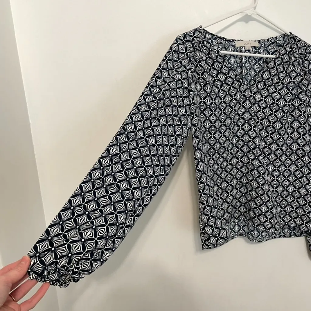 ANN TAYLOR LOFT Geo Shirred Raglan Blouse Navy Blue Geometric Floral Long Sleeve - Image 11