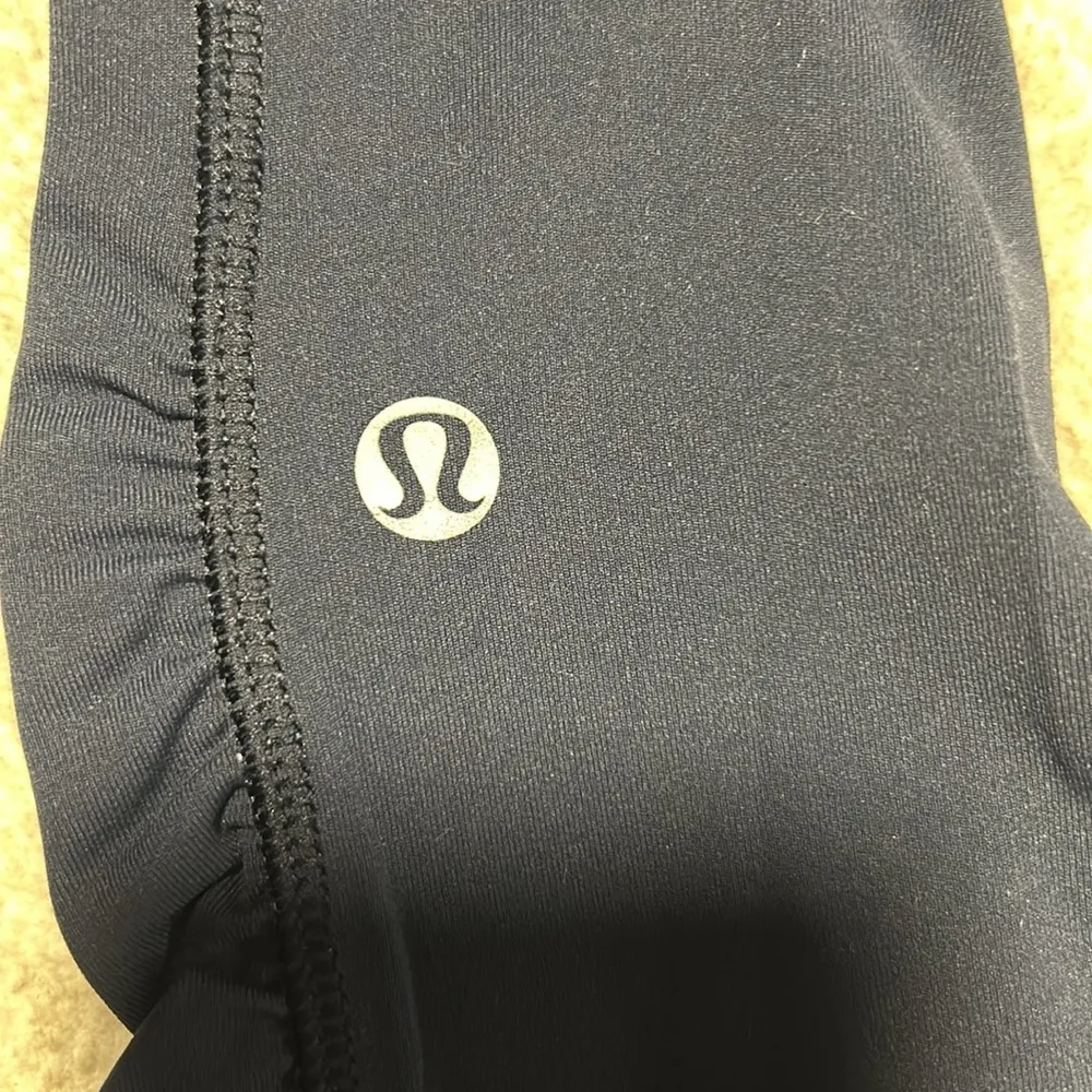 Lululemon sz 2 leggings women's Navy blue aqua waist ruching detail - Image 5