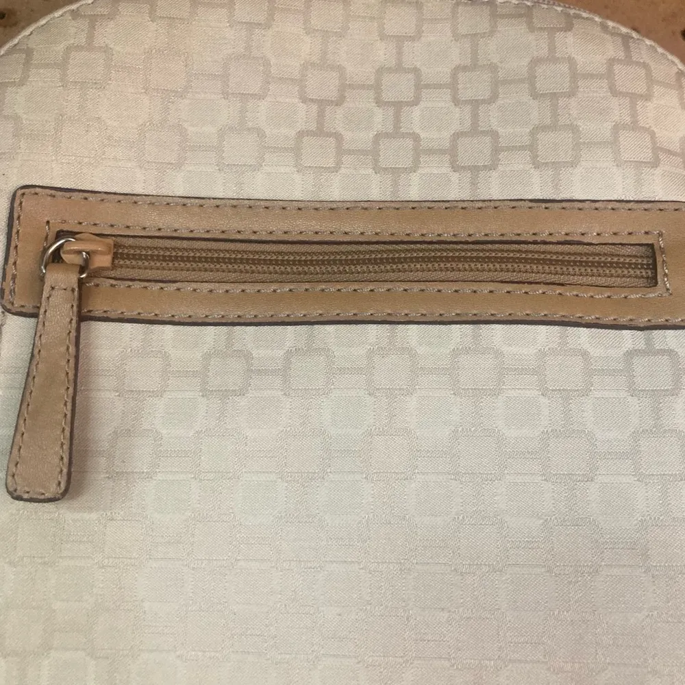 Nine West Backpack Purse Cream Fabric Brown Straps‎ Zip Closure - Image 7