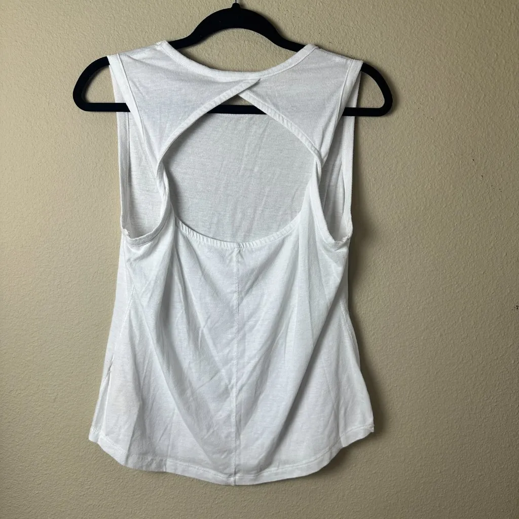 ANTHROPOLOGIE Twist Back White Tank Top Athletic Size Medium - Image 3