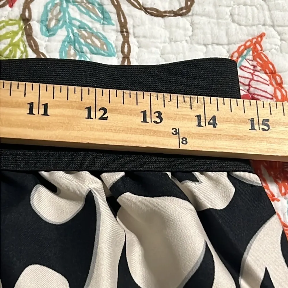 ANN TAYLOR LOFT size 2 womens silk mono skirt off white black lined zips up back - Image 3