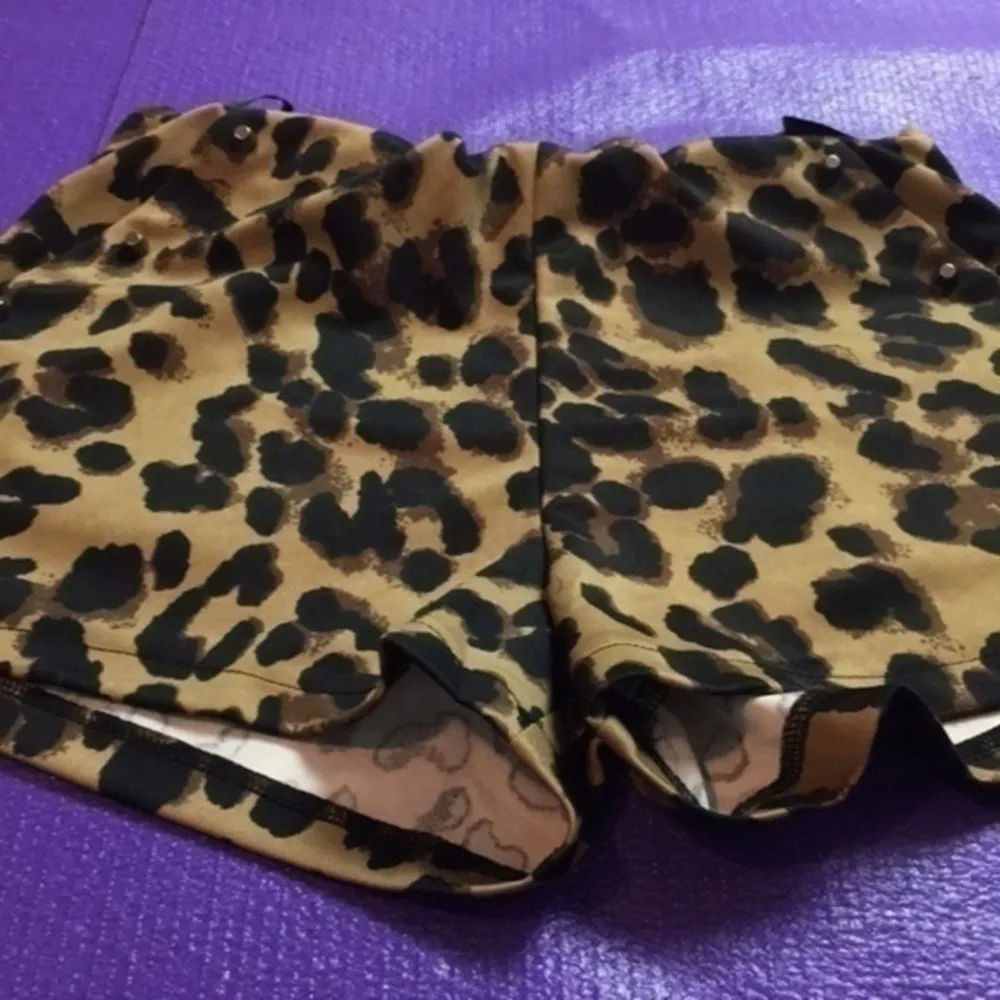 un brand ladies shorts S - Image 11