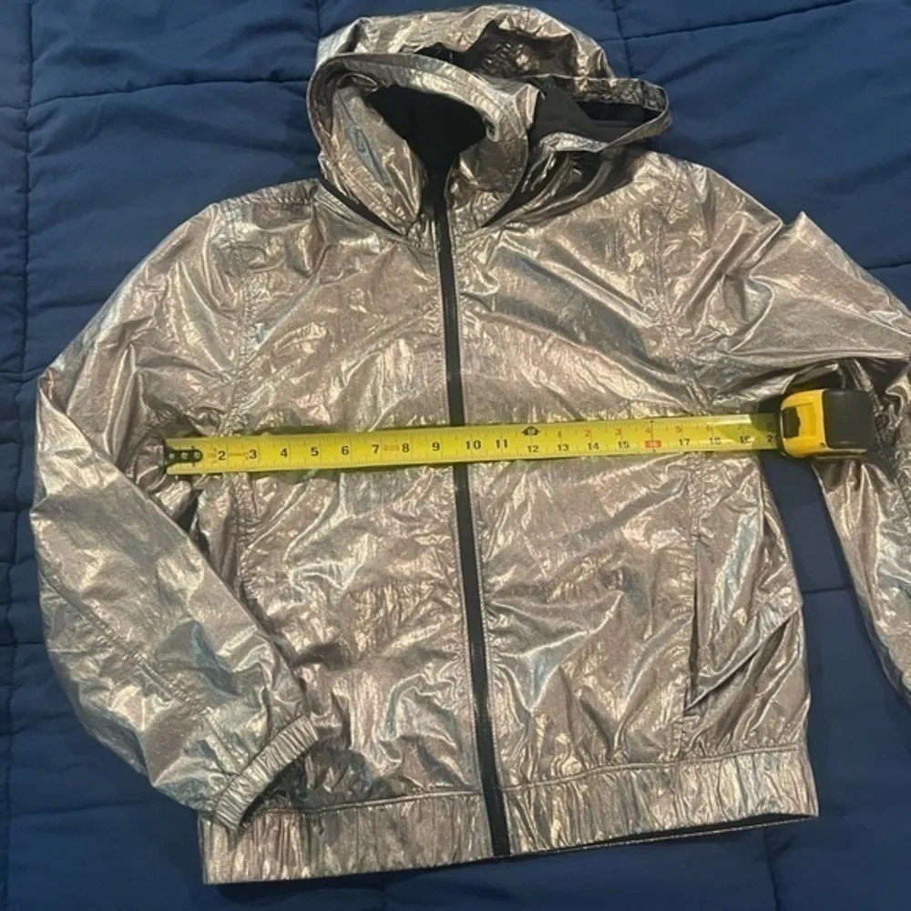 NWOT Lululemon Get Stellar Jacket size Titanium Foil size‎ S/M - Image 3