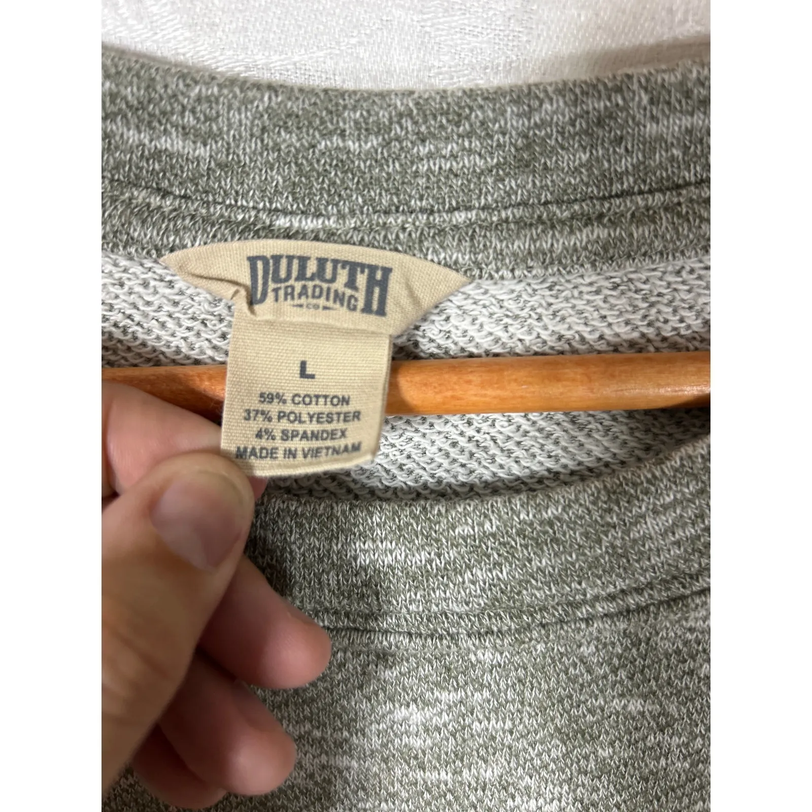 Duluth T Shirt Sweatshirt Large Gray Green Textured Creme de la Hem Untucked - Image 5