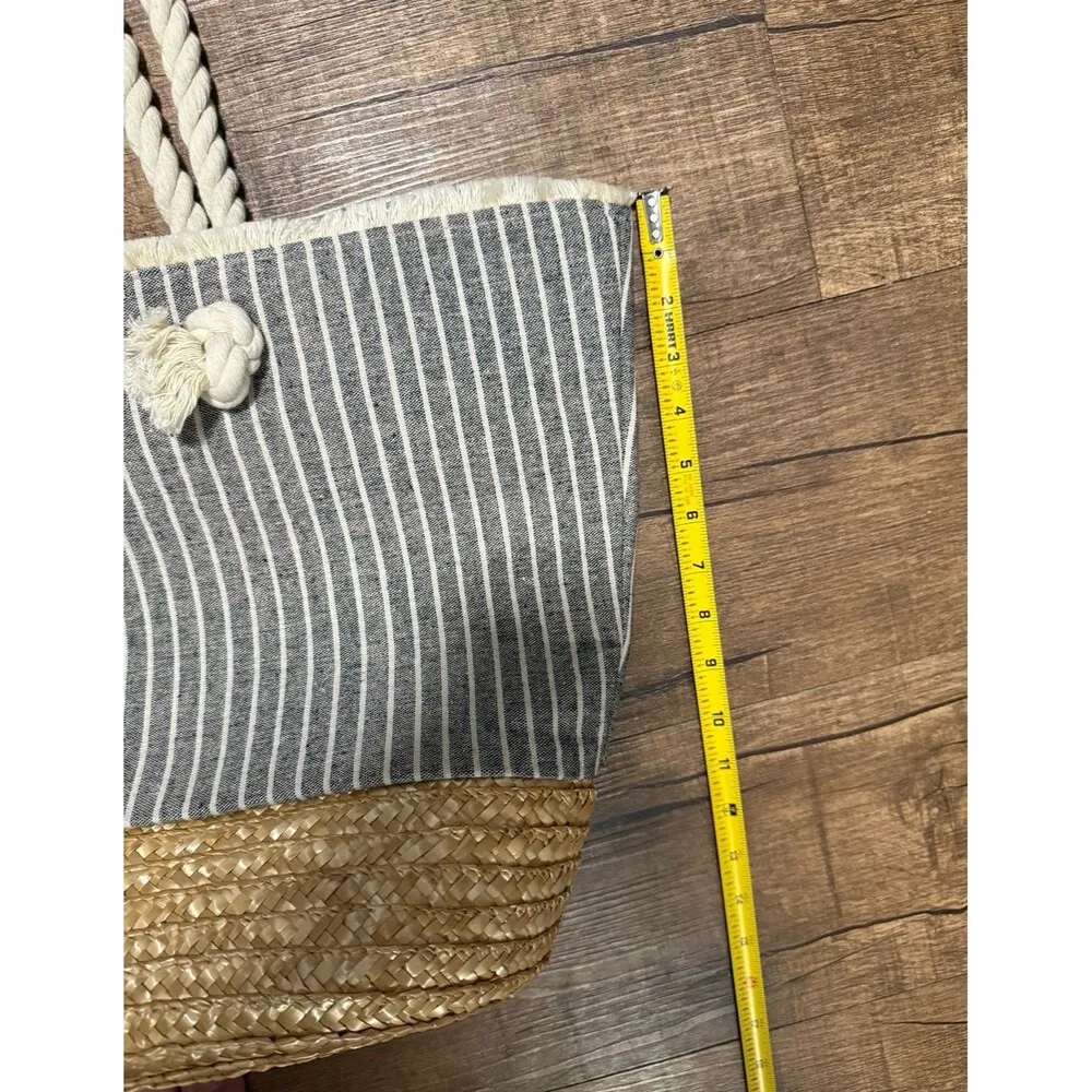 NEW Sun n sand striped beach straw tote Gray - Image 4