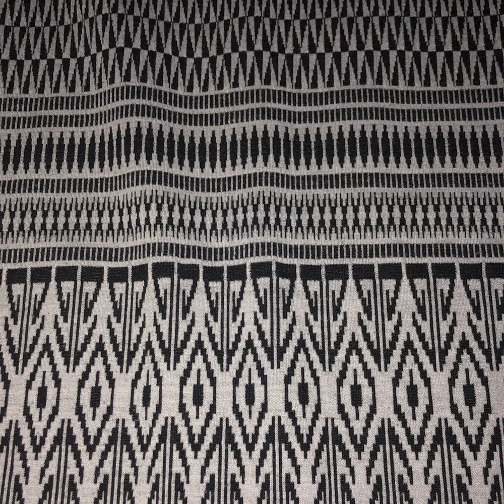 Forever 21 Black & White Print Bodycon Midi Skirt - Image 3