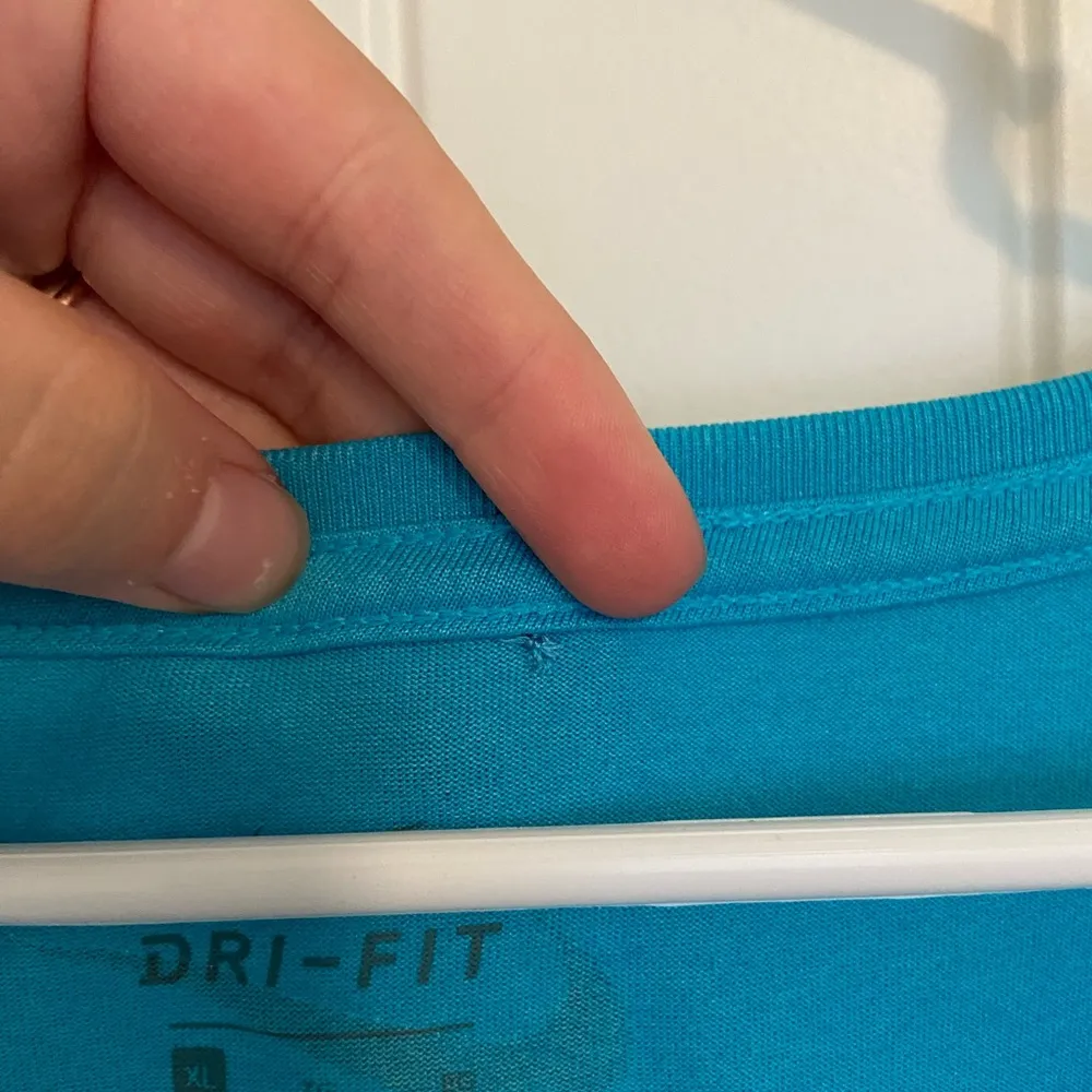 Nike women’s scoop neck dri-fit‎ decal tshirt — XL - Image 3