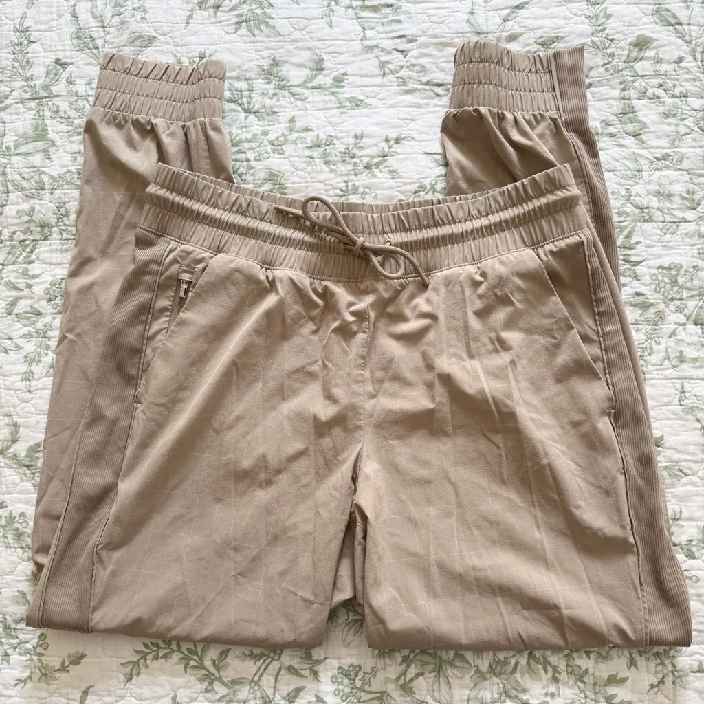 Athleta Brooklyn Textured Athleisure Joggers Pants Windowpane Tilt Taupe Size 8 - Image 7