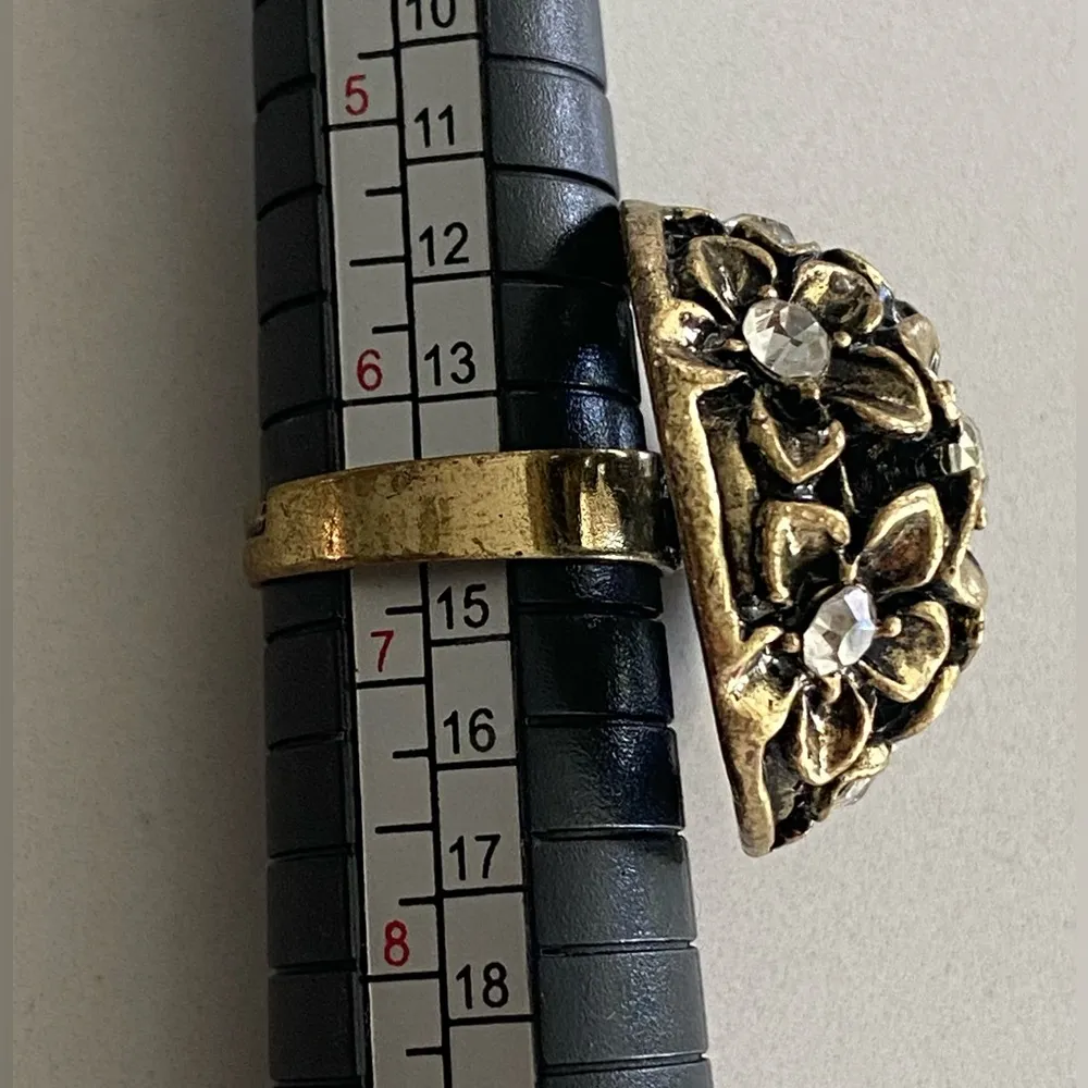 Vintage Size 6, Adjustable Band, Rhinestone on Bronze/Metal Floral Setting. - Image 2