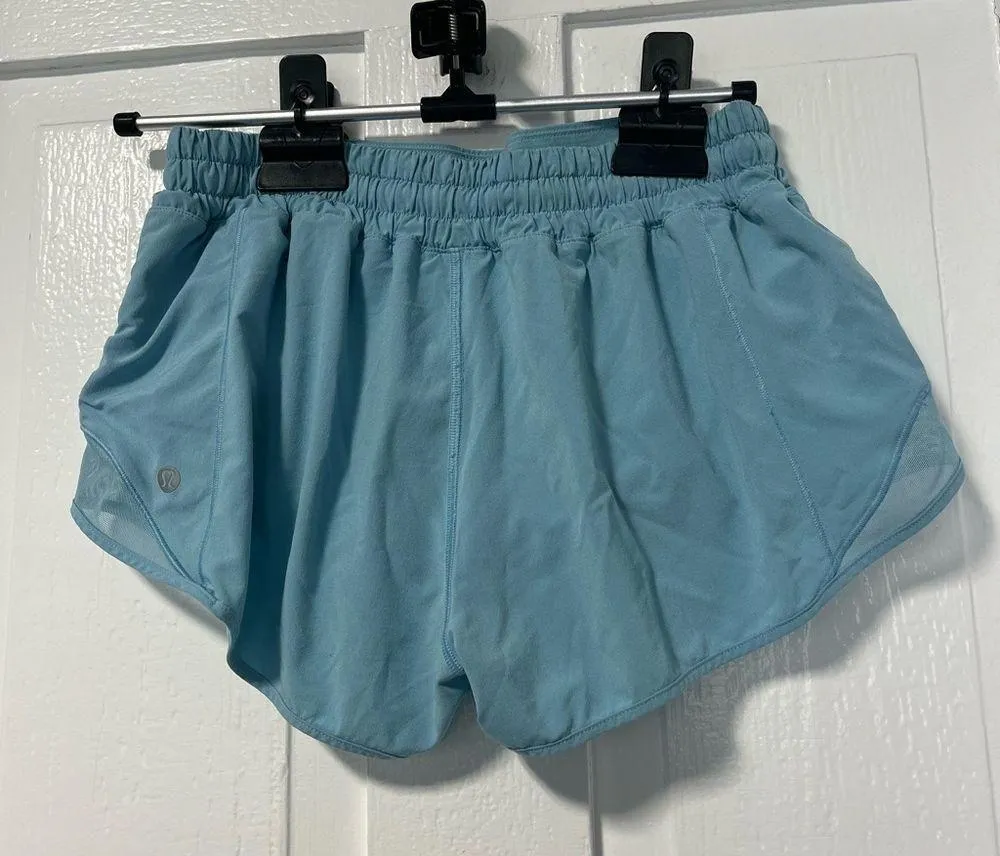 Lululemon Hotty Hot low rise lined short 2.5 inseam size 8 - Image 3