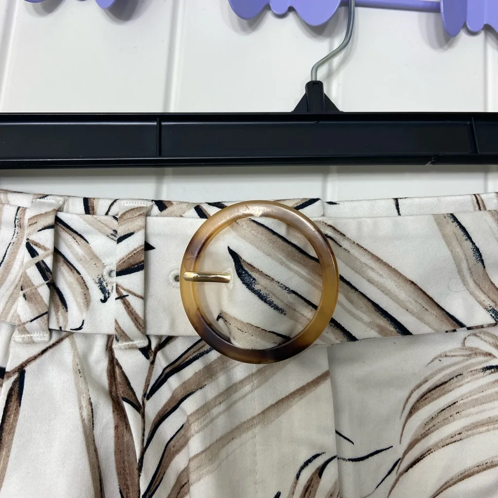 NWOT White House Black Market‎ women’s the 5 inch short cream tan belted shorts - Image 3