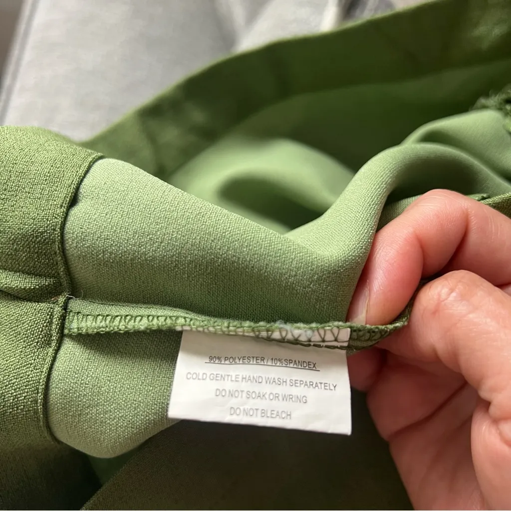 Selfie Leslie Olive Green Strappy Romper Size Small - Image 9