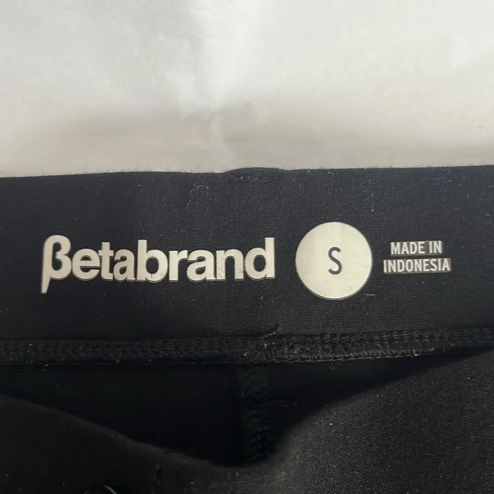 Betabrand Women's Black Pull On Cropped Trousers Small - Image 7