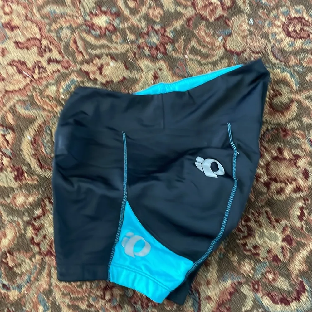 Pearl Izumi  cycling shorts - Image 2