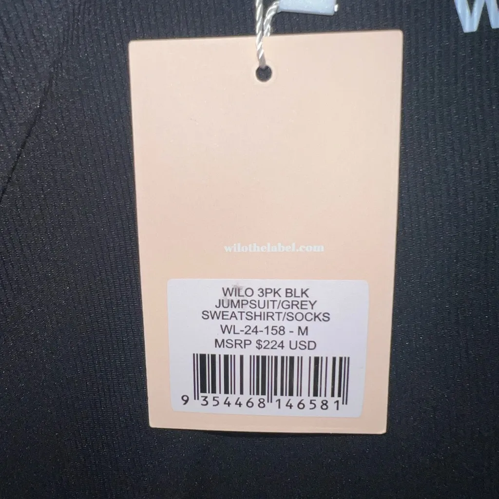 Elegant Black Jumpsuit with Sleek‎ Design Size M - Image 6