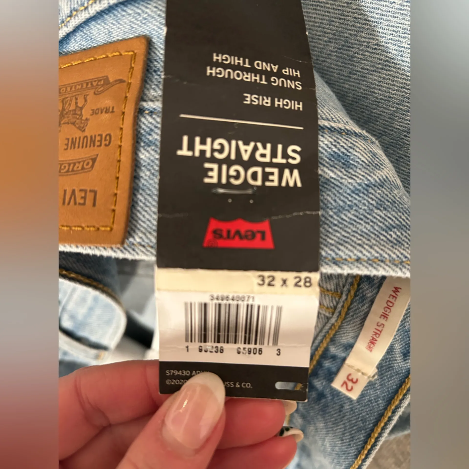 NWT! Levi’s Wedgie Straight Jeans Size 32 - Image 9