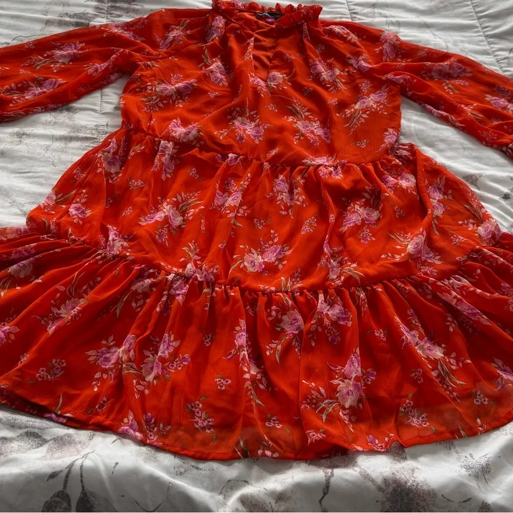 Vince Camuto floral orange tiered lined balloon sleeve dress, size M pullover - Image 6