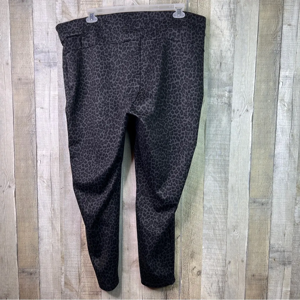Avenue Size 22/24 Average Animal Print Cropped Leggings Black Gray Brown - Image 2