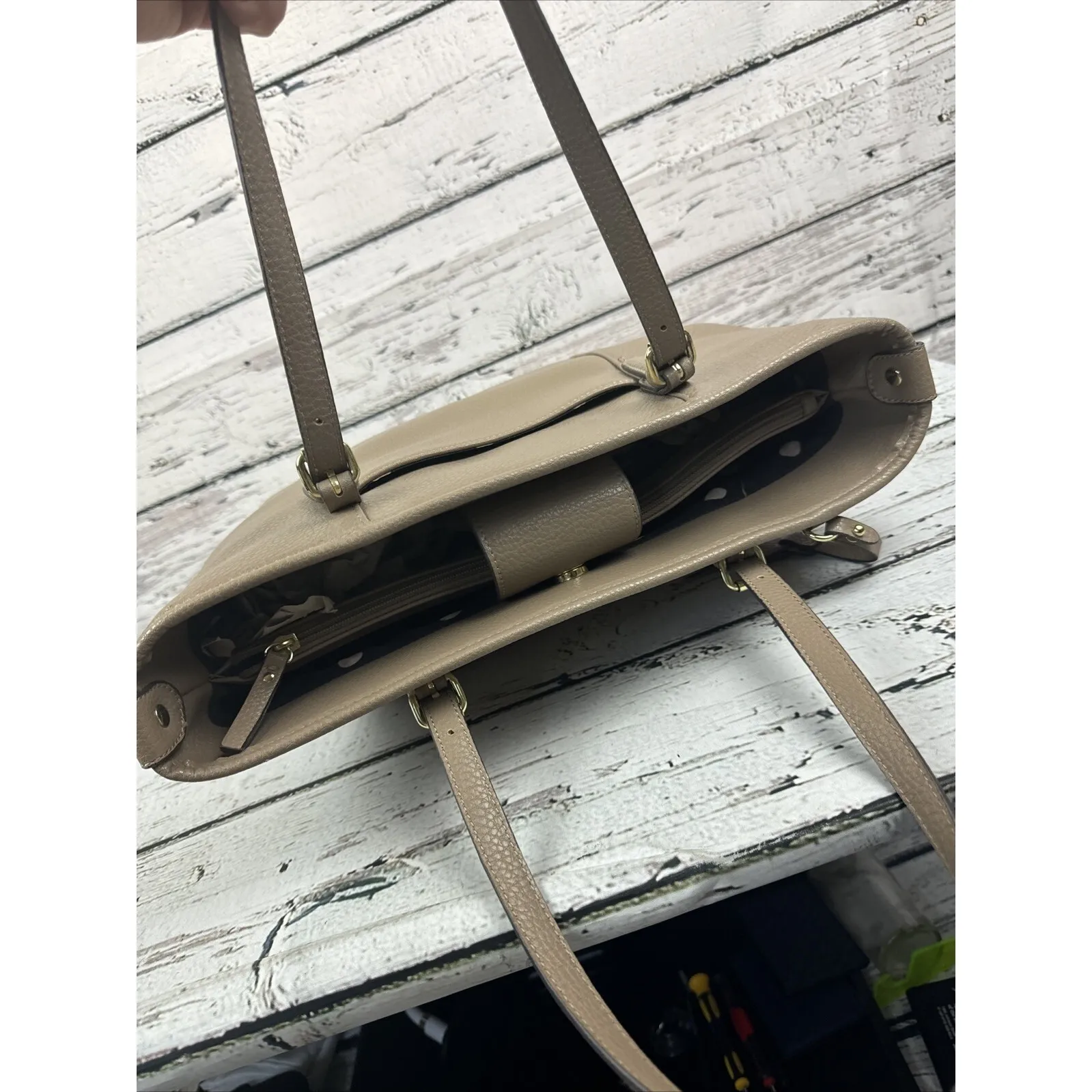 Anne Klein Women's Medium Perfect Tote in Earth Tone Taupe Rarely Used‎ - Image 13