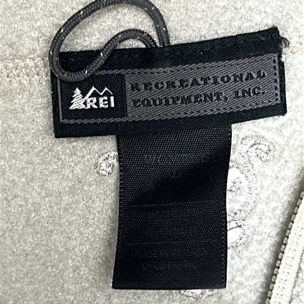 REI Light Beige Fleece Jacket Size Large - Image 8