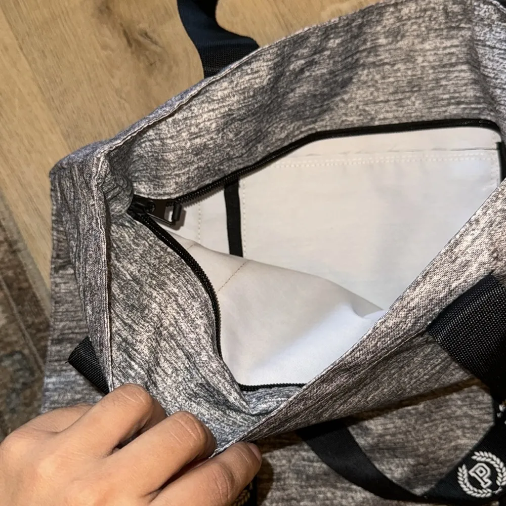 Victoria's Secret PINK Grey Tote Bag - Image 7