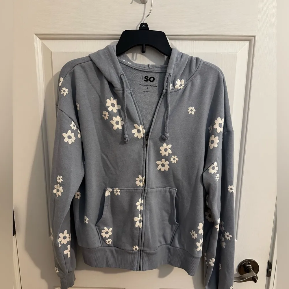 SO Favorite Full-Zip Hoodie size Large - Image 2