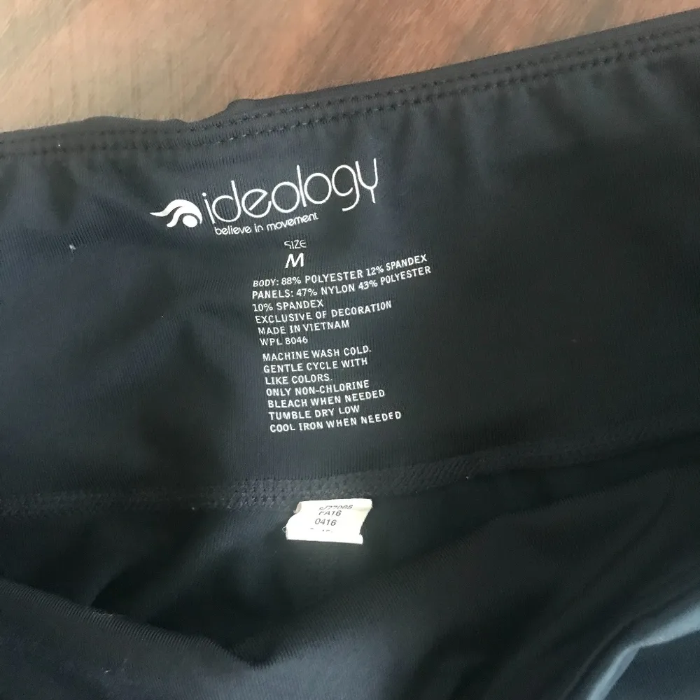 Ideology Medium Black/White 3/4 Length Leggings - Image 2