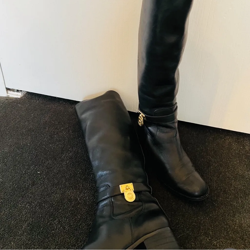 Michael Kors MICHAEL  Hamilton Black Leather  Riding Boot - Image 11