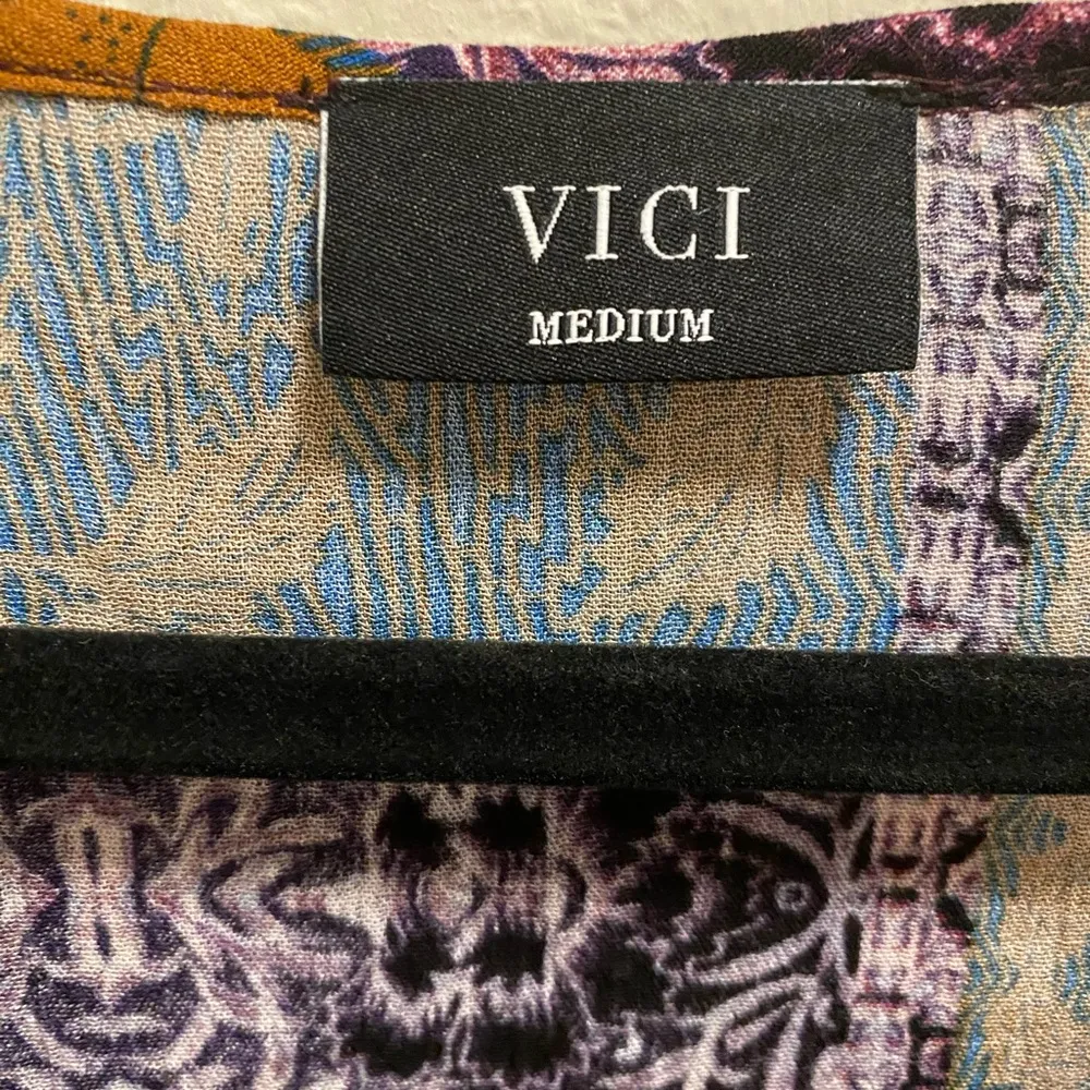 Vici Bohemian Style Balloon Sleeve Blouse Size Medium - Image 2