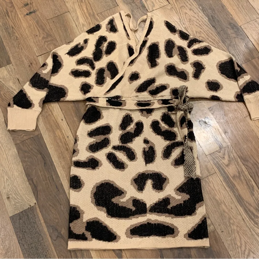 Cool Attitude Cameo Batwing Beige Animal Print Knit Dress Size XL - Image 4