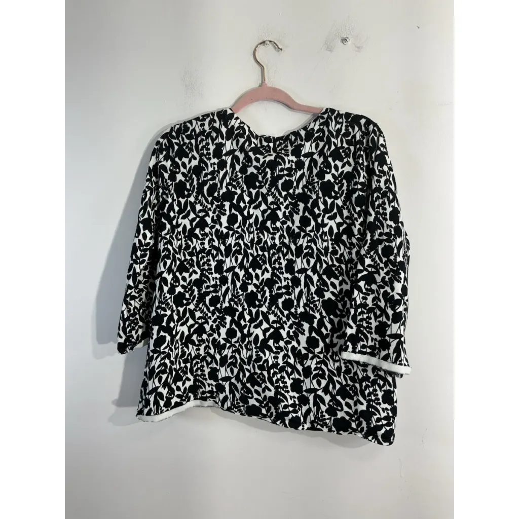 Womans Linda Mathews Ny XL Black White Floral Button Up 3/4 Sleeve Cardigan - Image 2