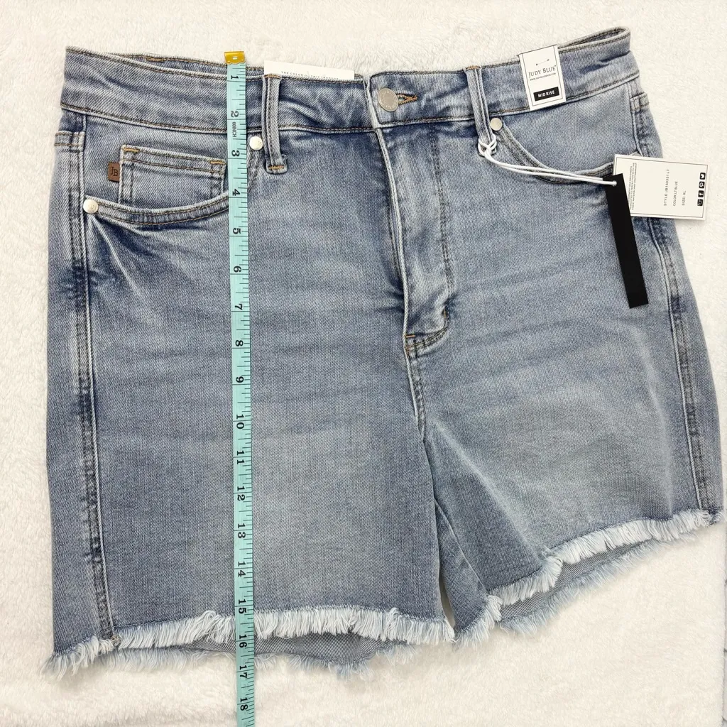 Judy Blue Mid Rise Frayed Hem Jean Shorts Light Blue Style#JB150331 LT  size XL - Image 4