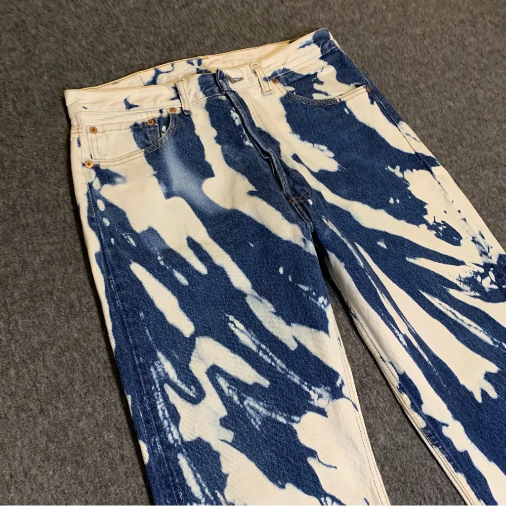 Womans Levis High Waisted Bleached Jeans - Image 2