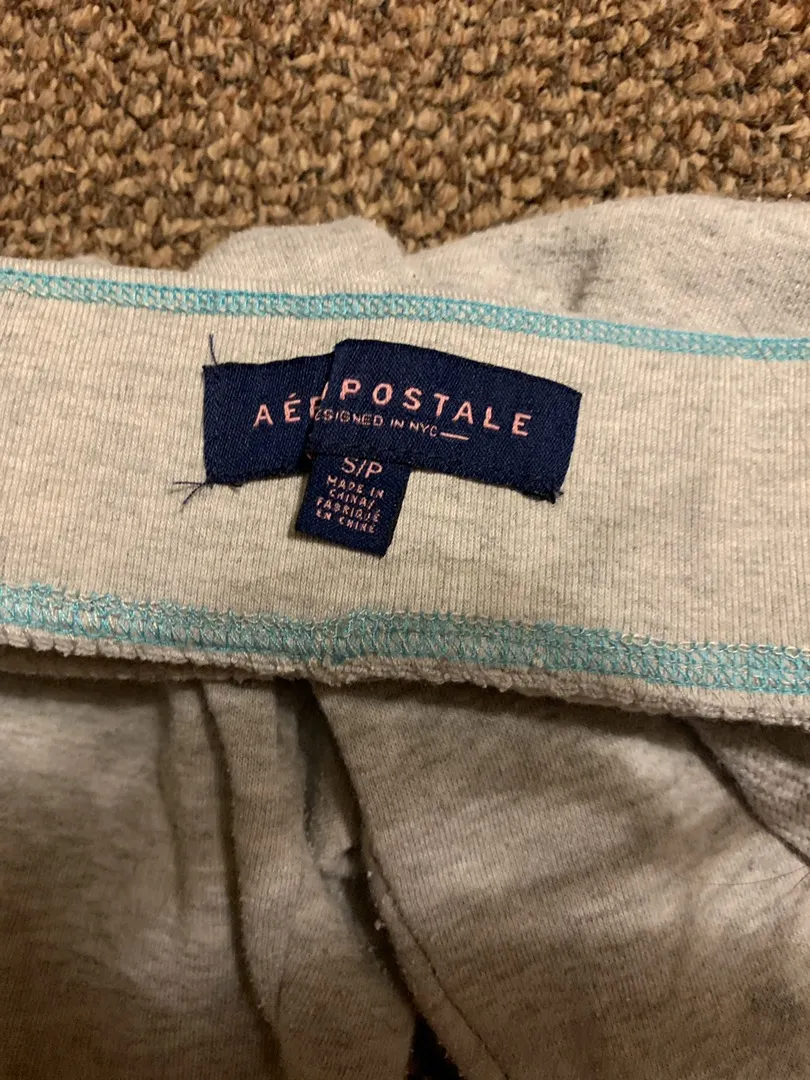 Aeropostale Cuffed Sweatpants - Image 4