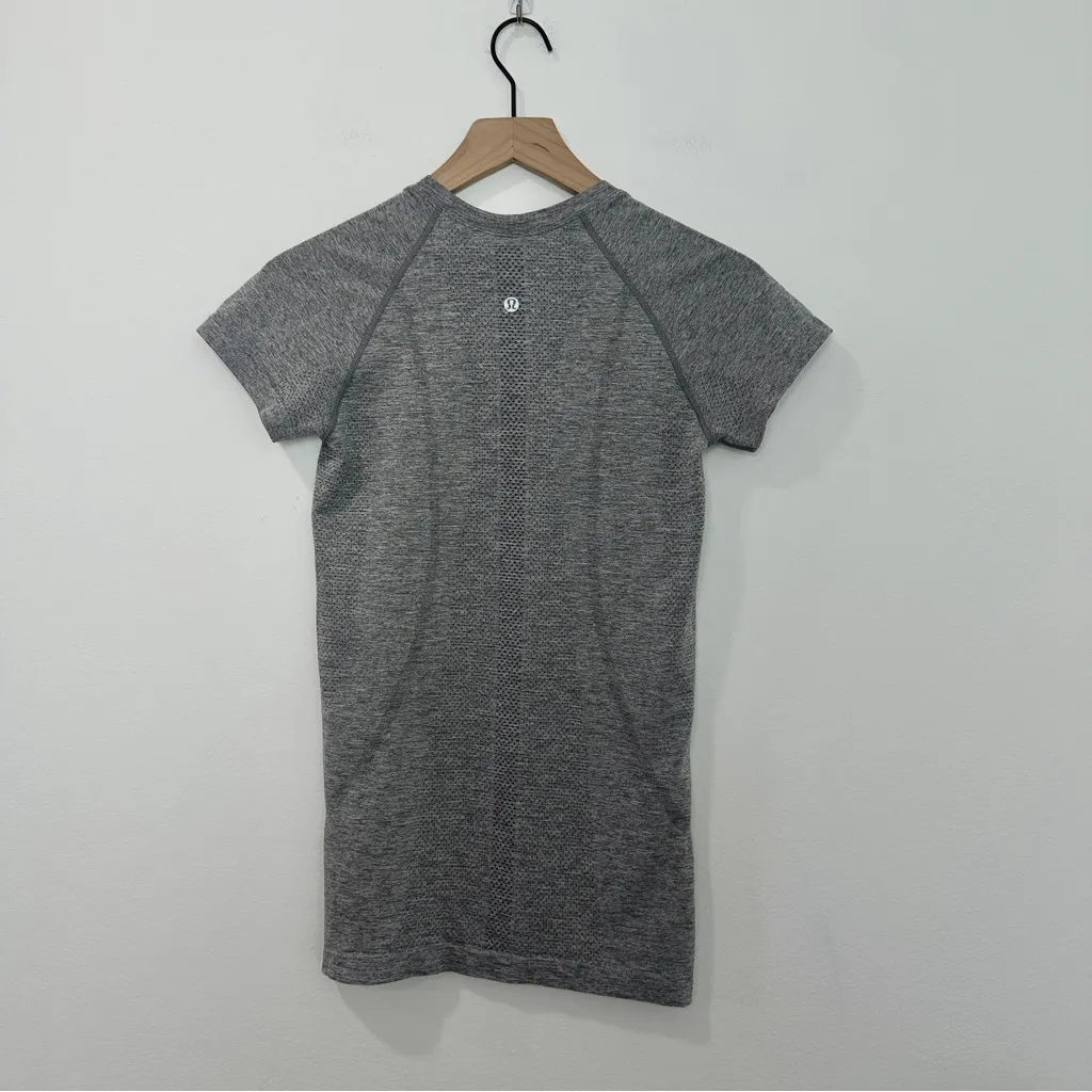 Lululemon x Peloton Swiftly Tech Short Sleeve Crew Gray Heathered size 6 - Image 4
