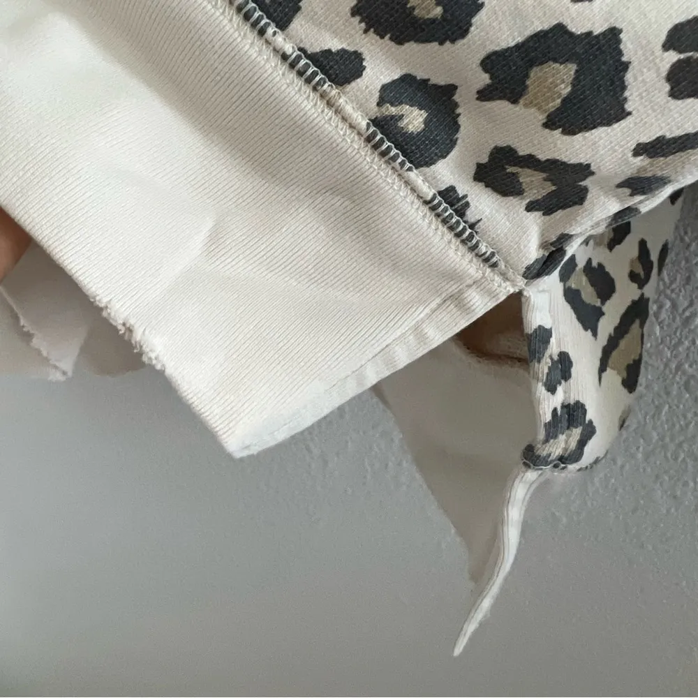 Frame Denim Animal Leopard Print Pullover Terry Carmel Multi Small - Image 8