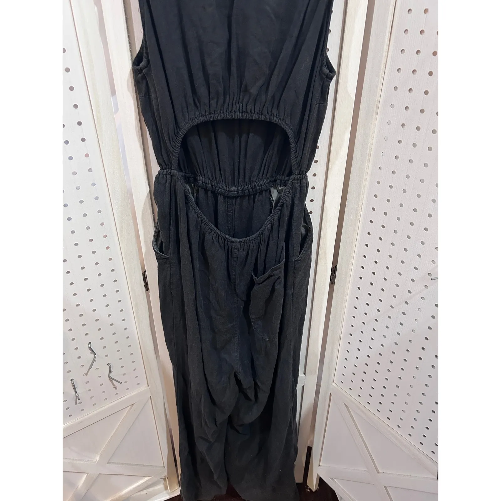 Black Sleeveless Wide Leg Cutout Back Jumpsuit Boho Casual Size Medium EUC - Image 5