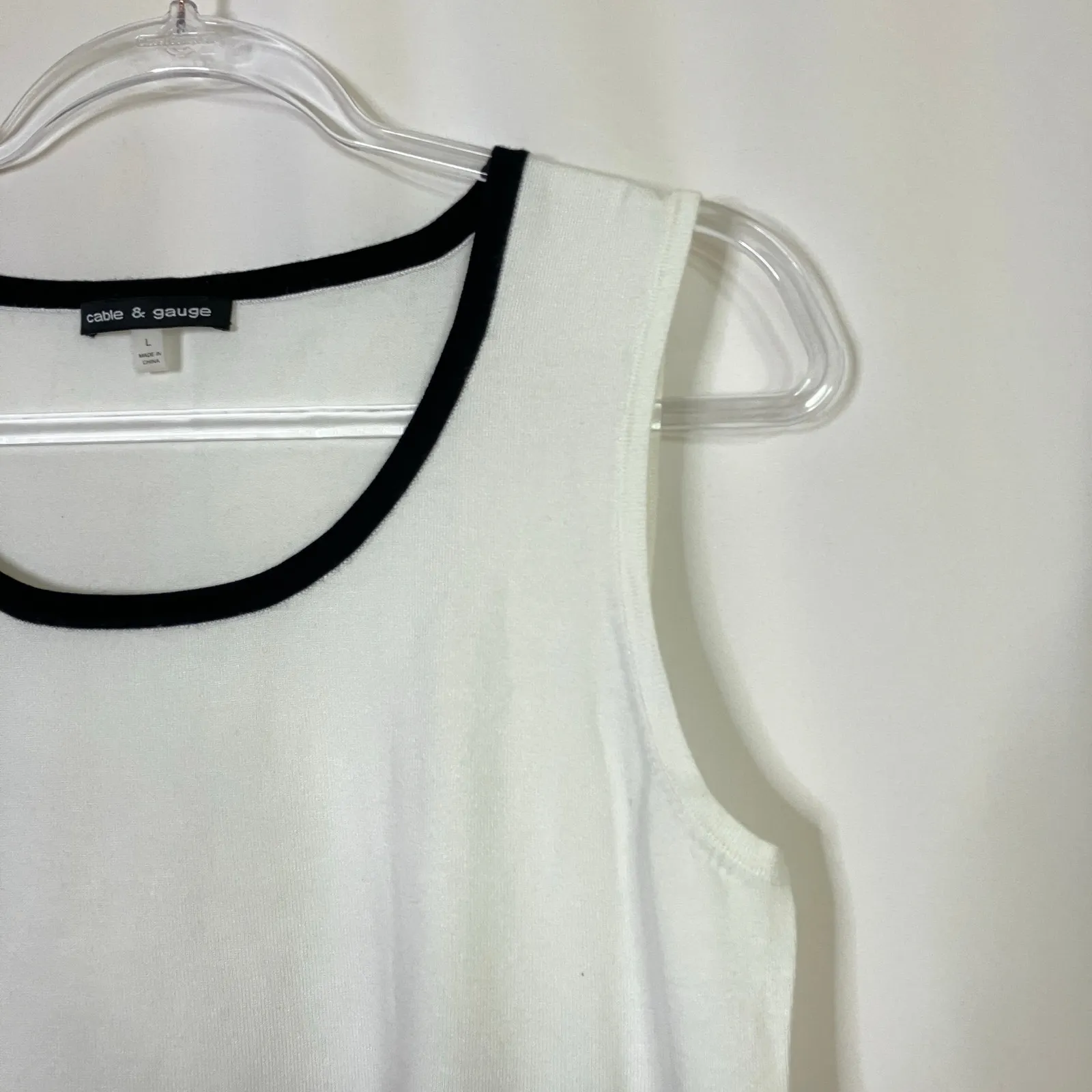 Cable & Gauge Colorblock Knit Tank Top White Red Black Rayon Blend Womens Large - Image 2