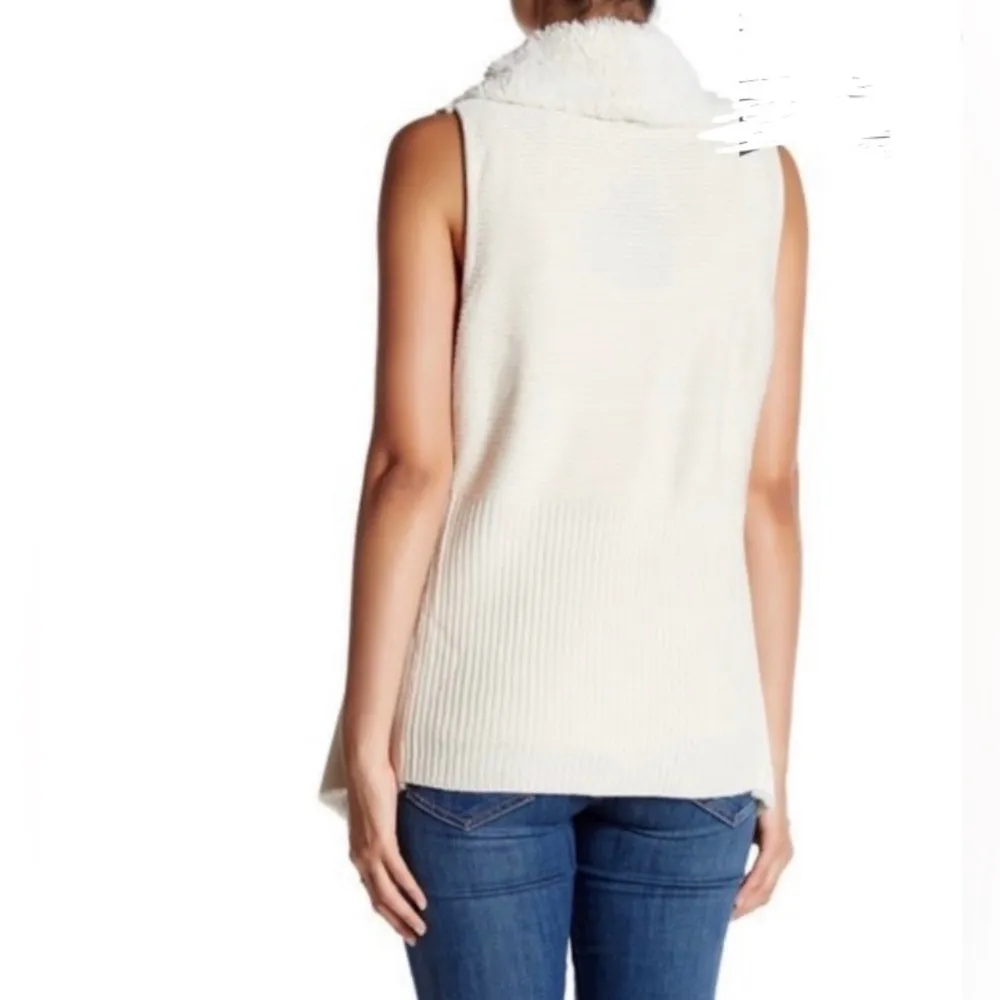 Romeo & Juliet Couture Faux Fur Collar Vest - Image 2