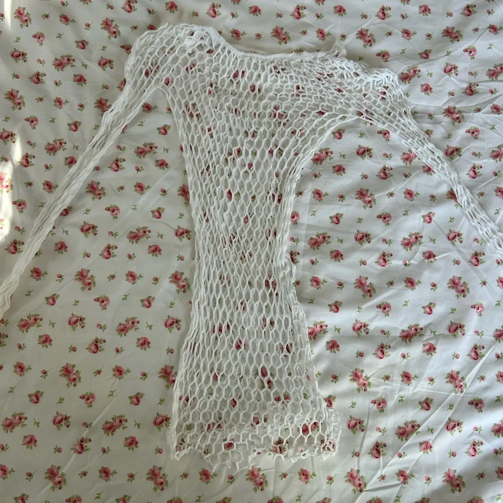 White fishnet top Size undefined - Image 5