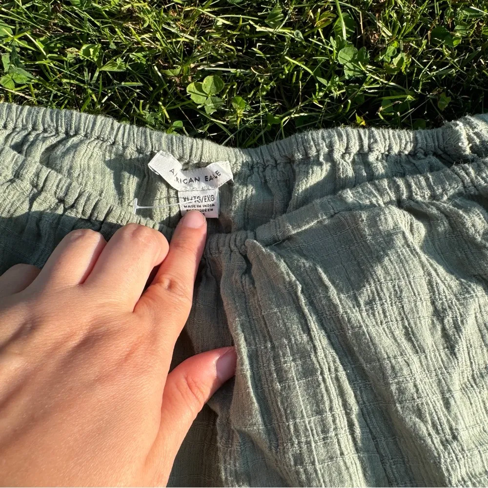 American Eagle Olive Green Eyelet Half Sleeve Wide Neck Puff-Sleeve Blouse XL - Image 6